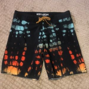 NEW Billabong Airlite Sundays Stretch Boardshorts Black Multi size 30